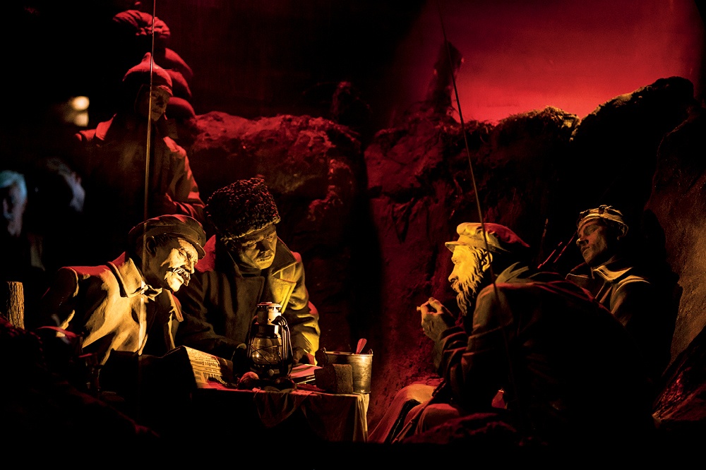 Ekim'in 100. Yılı, Devlet ve Devrim