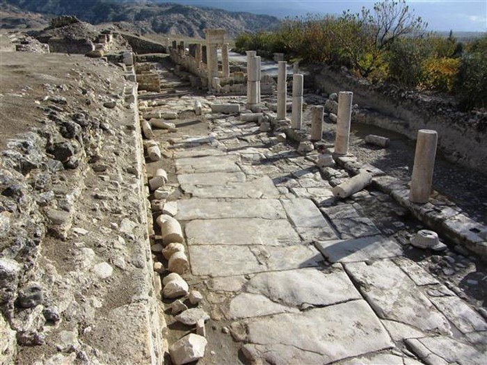 İki Bin Yıllık Pazar Yeri Bulundu