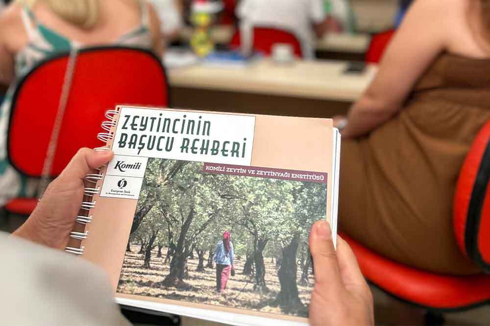 Kadın Zeytincilerimize Komili'den Eğitim
