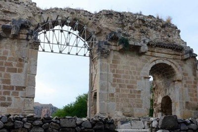 2 Bin Yıllık Antik Kentte, Gladyatörlerin Dövüş Alanı Bulundu