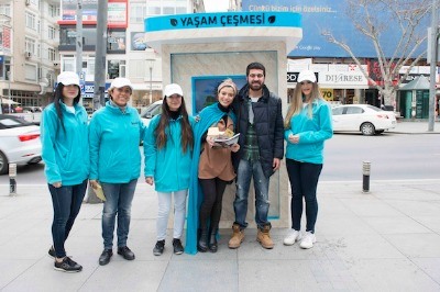 Açık Bir Çeşmeyi Kimler Kapatır?