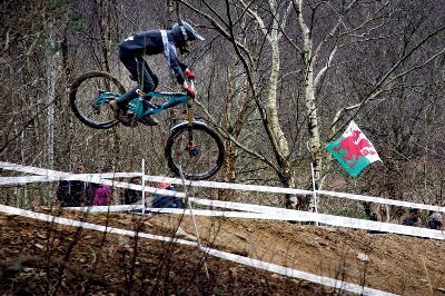 Galler: Arafta Dönen Tekerler