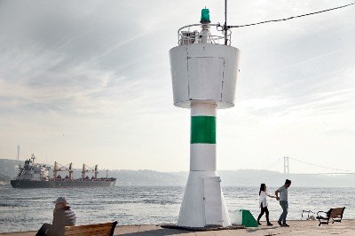 İstanbul'un Fenerleri, Denizin Yalnız Işıkları