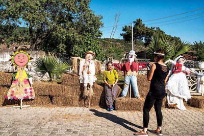 Oyuk Adlı Korkuluk Festivali