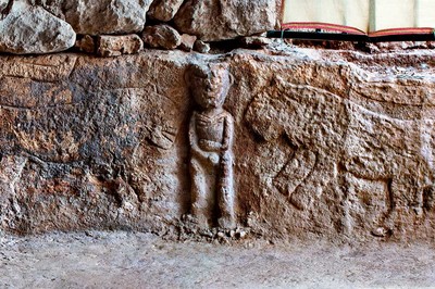 Sayburç Kabartmaları: İnsan, Boğa, Leopar