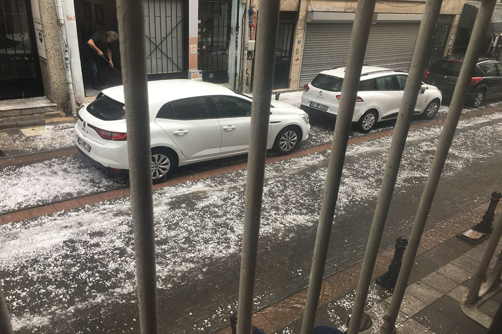 İstanbul&rsquo;da Dolu: Herkes İklimin Değiştiğinin Farkında 1