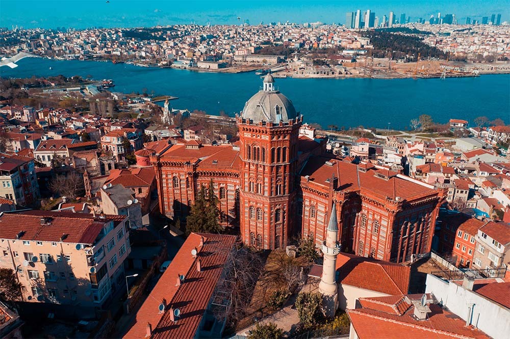 S&uuml;rd&uuml;r&uuml;lebilir Turizmin &Ouml;nc&uuml; İsmi: Antonina 1