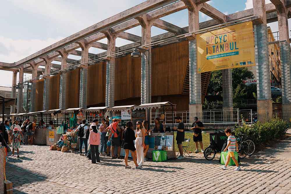 Upcycle İstanbul'dan Gen&ccedil; Sanat&ccedil;ılara Destek 2